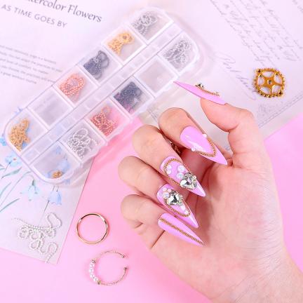 Chic Vibe 3D Nail Decor Chain